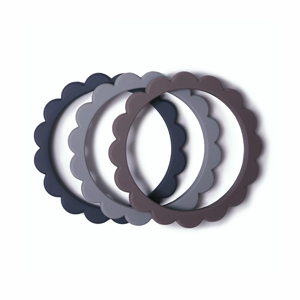 MUSHIE - náramkové kousátko ze silikonu FLOWER - Steel/Dove Gray/Stone